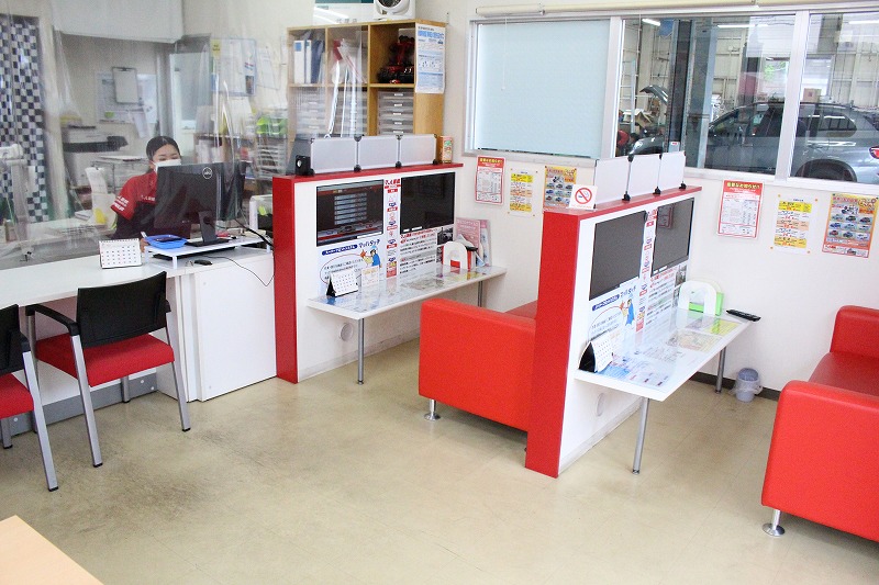 ②ご来店いただき、マッハ車検スタート!